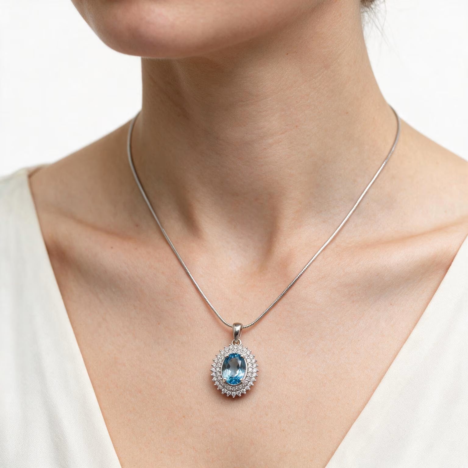 Aquila Halo Pendant