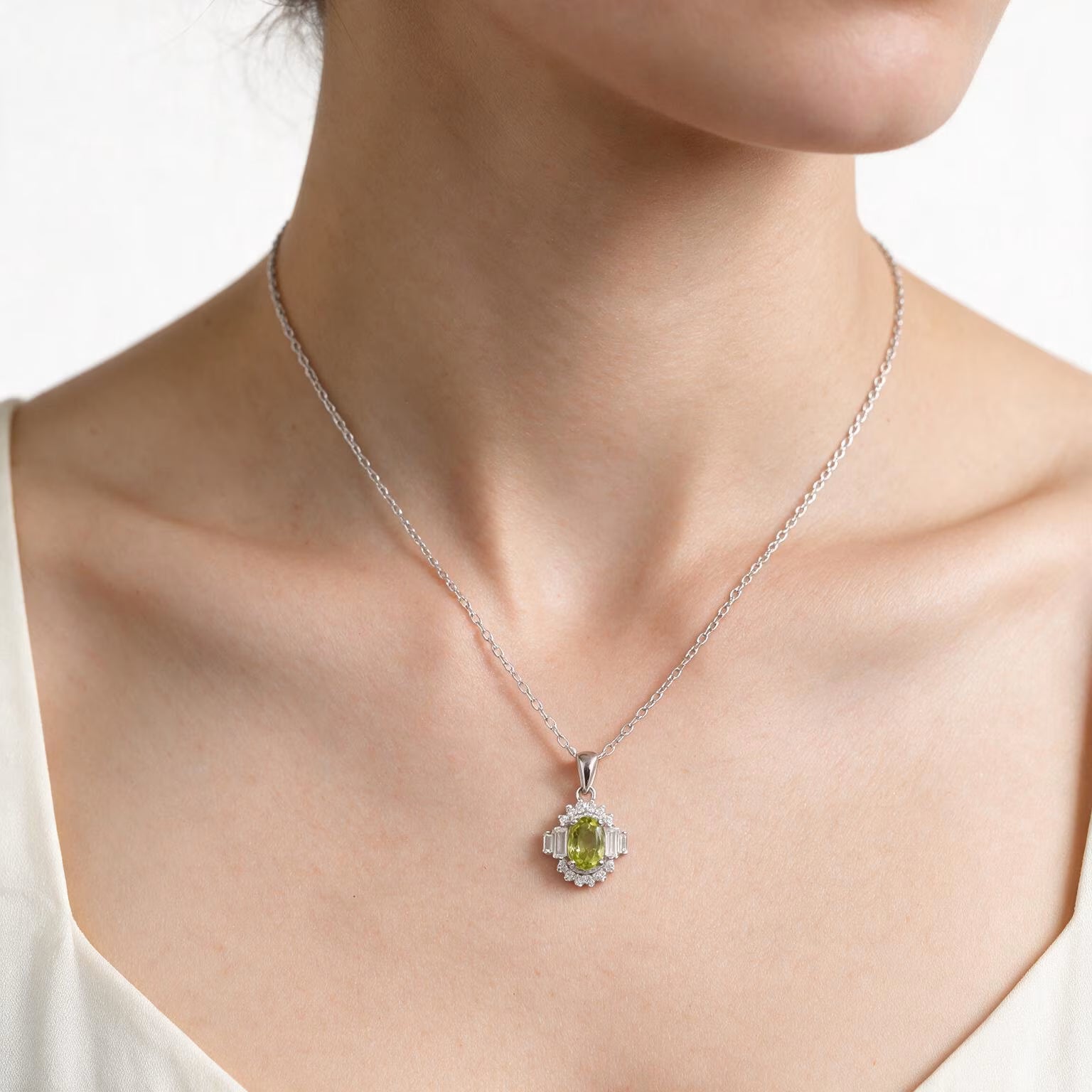 Verdant Majesty Halo Pendant